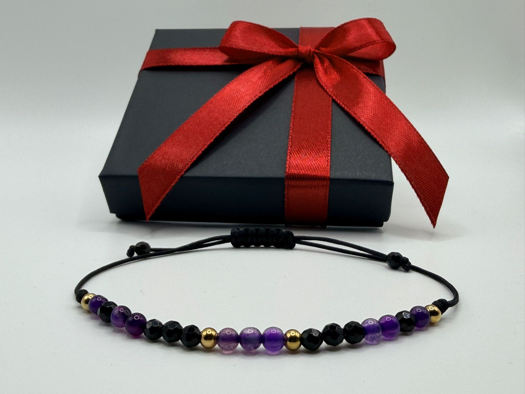 Bransoletka z onyksu i agatu fioletowego ręcznie robiona — królewska intuicja, kamienie naturalne AgereArt